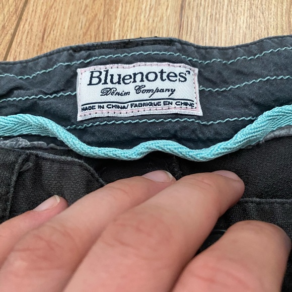 Bluenotes Capris women. Size 7. Colour navy blue. - Picture 2 of 5